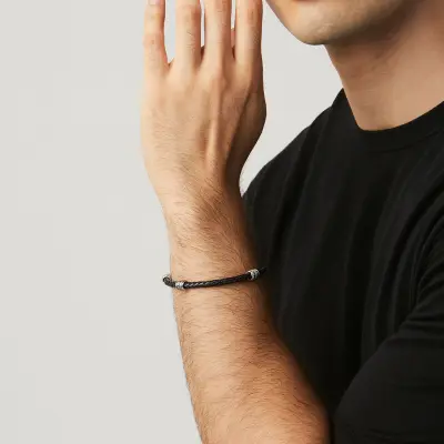 Strings Leather Bracelet צמיד כסף