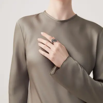 Coral Contrarié Ring טבעת כסף